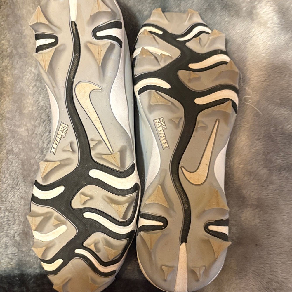 Nike Hyper-diamond Cleats for softball. - Picture 9 of 9